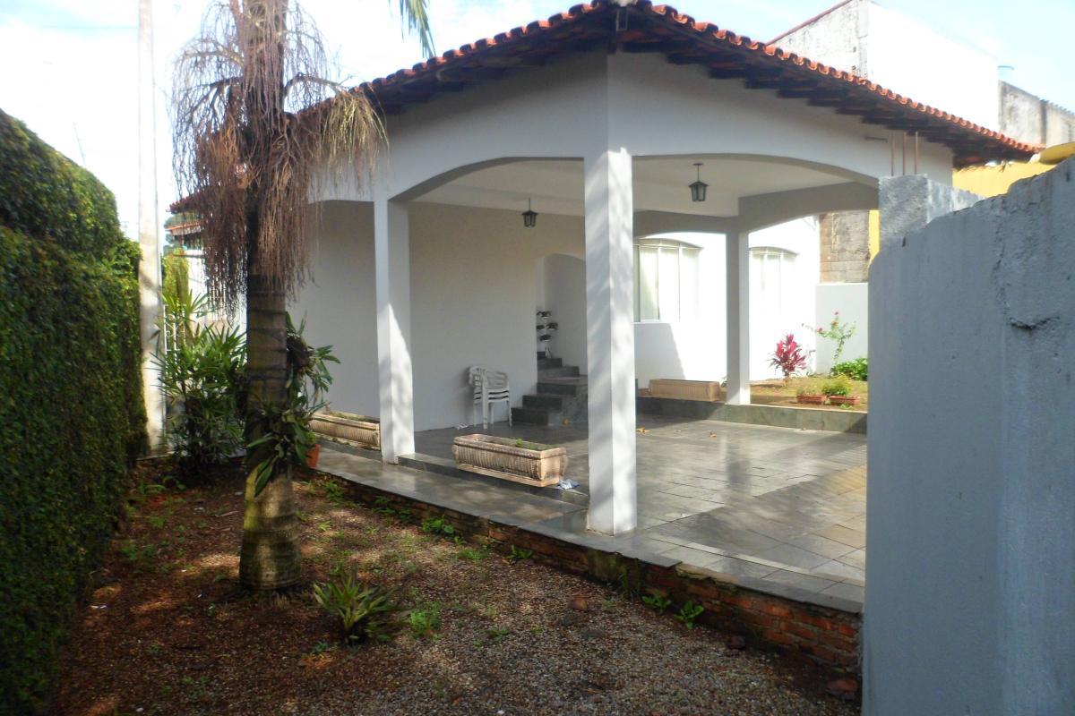 Casa com 3 quartos, 125m², à venda